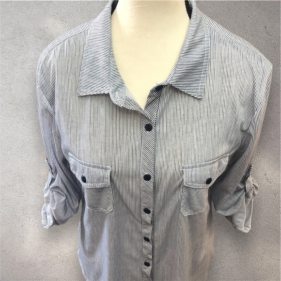 Eden & Olivia women’s shirt - Picture 2 of 12